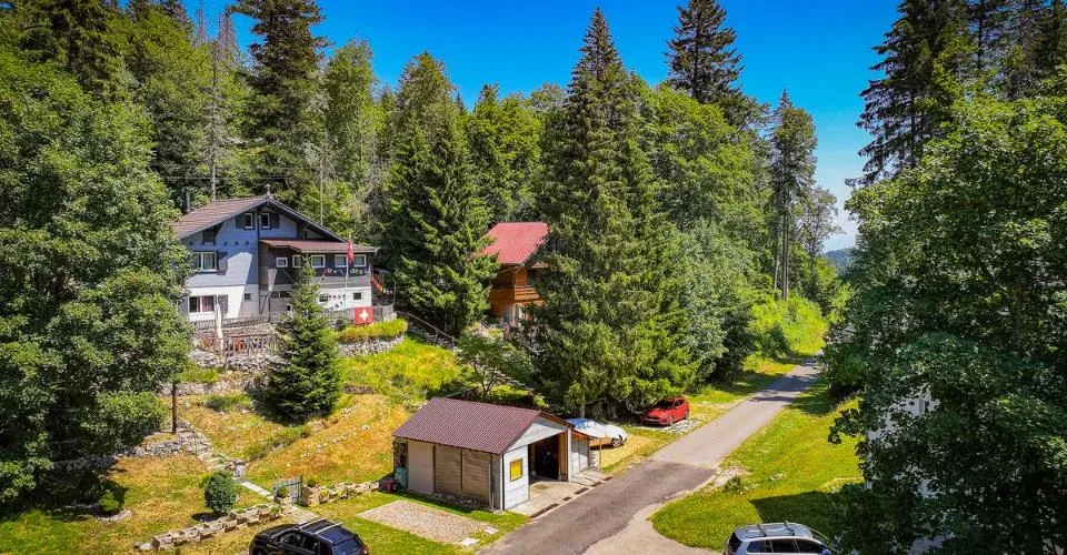 Chalet in Saint-Cergue - Großes Renovierungspotenzial! – Foto 4 von 16