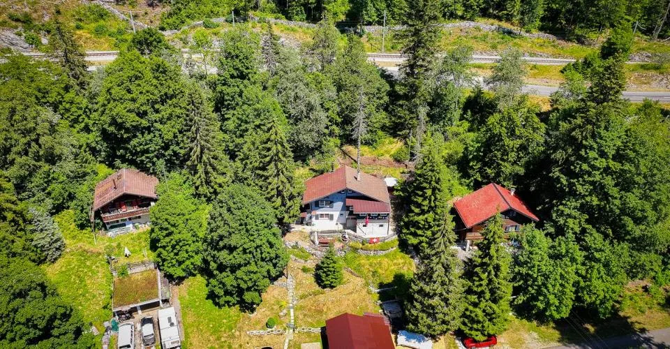 Chalet in Saint-Cergue - Großes Renovierungspotenzial! – Foto 2 von 16