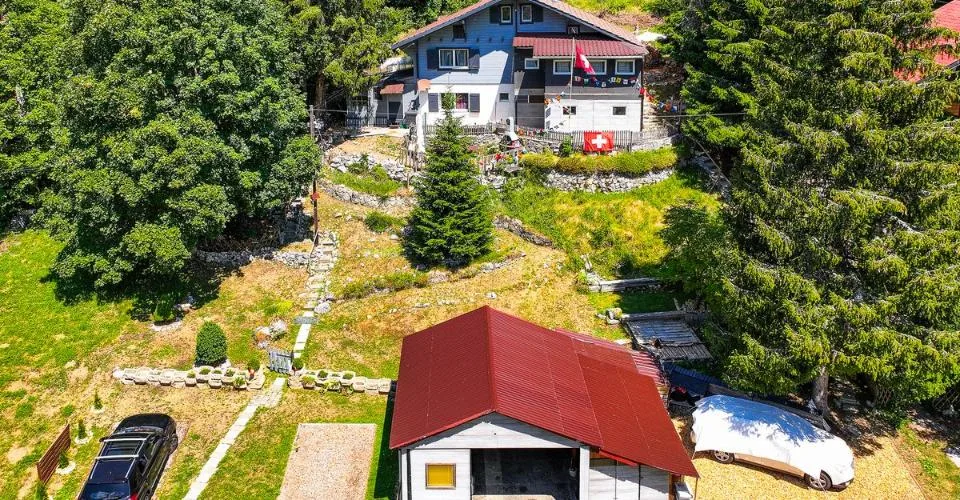 Chalet in Saint-Cergue - Großes Renovierungspotenzial! – Foto 3 von 16
