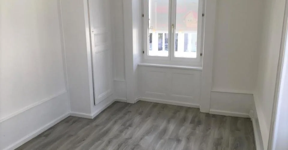 Zu vermieten: 3-Zimmer-Wohnung - Rue du Midi 34, St-Imier – Foto 14 von 16