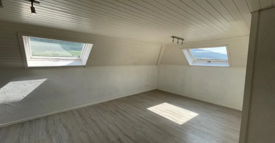 A louer: appartement de 4 pièces - Lavoir 3, Cortébert