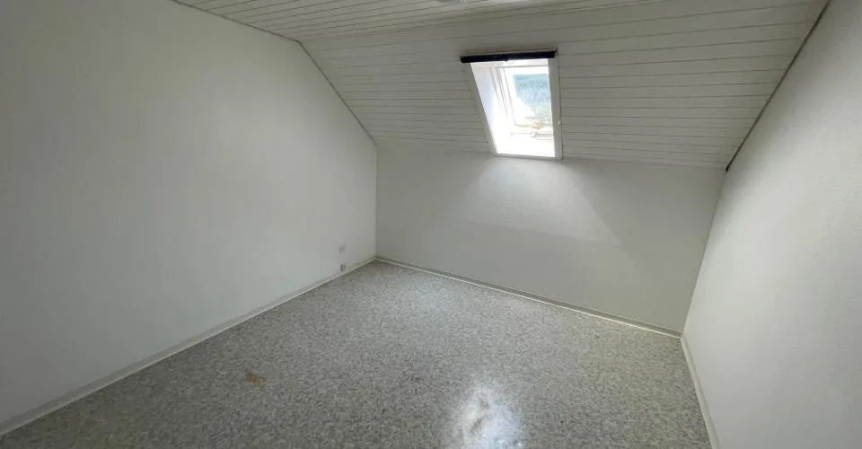 A louer: appartement de 4 pièces - Lavoir 3, Cortébert