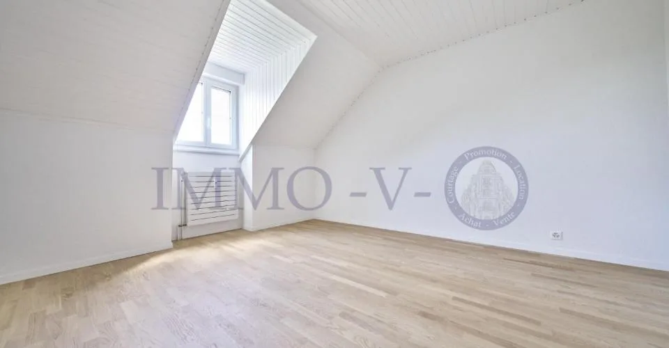DUPLEX DE STANDING AVEC BEAU VOLUME
