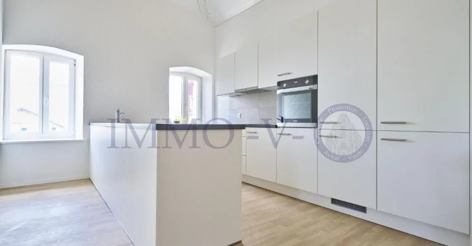 DUPLEX DE STANDING AVEC BEAU VOLUME