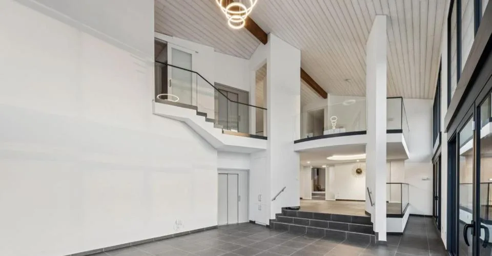 Villa d'exception 8.5 pièces, vue lac et Alpes, 9 places en sous-sol – Foto 8 von 13