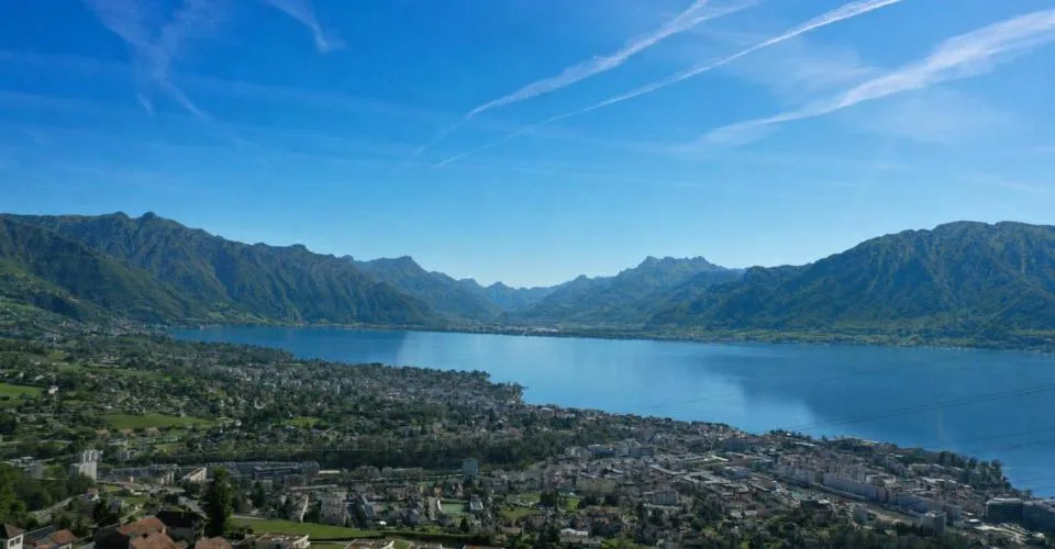 Duplex mit Villencharme und atemberaubendem Blick auf den See – Foto 4 von 26