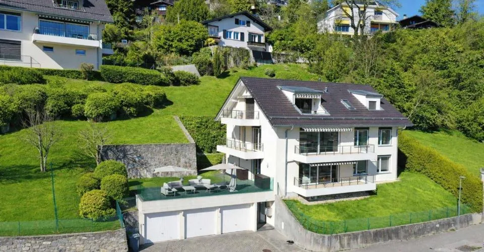 Duplex mit Villencharme und atemberaubendem Blick auf den See – Foto 3 von 26
