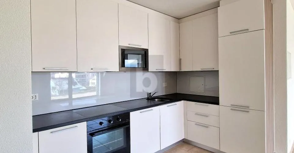 SPACIOUS WITH 2 TERRACES