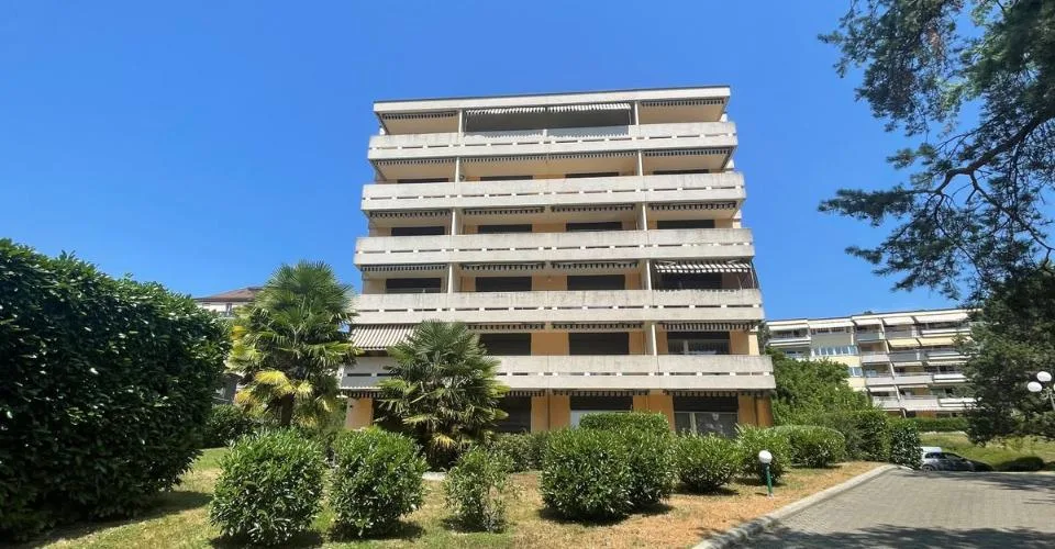 Appartement mit 1,5 Zimmern, ideal gelegen mit sehr schönem Blick auf den See und die Berge, 150 m von den Quais von Montreux – Foto 2 von 20