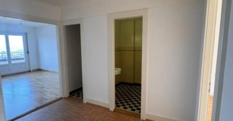 A LOUER - Lausanne - Appartement de 2,5 pièces au 6ème étage avec deux balcons – foto 3 di 8