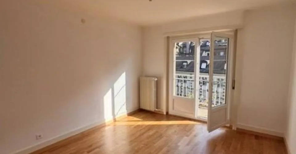 A LOUER - Lausanne - Appartement de 2,5 pièces au 6ème étage avec deux balcons – foto 6 di 8