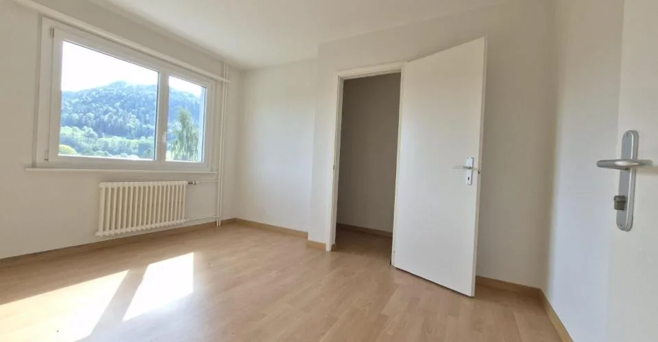 Appartement de 4.5 pièces avec balcon – foto 4 di 6