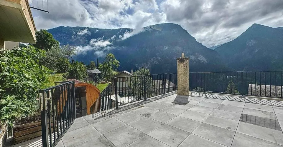 Sublime duplex avec vue sur le glacier du Trient. – photo 3 sur 13