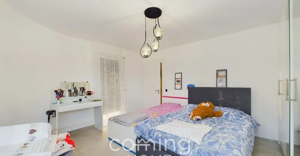 Exklusives 3-Familienhaus in sonniger Lage - Grosszügige Wohnflächen & Garagen – Foto 10 von 13