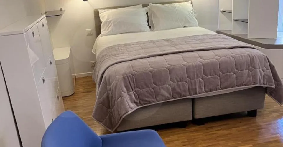 APPARTEMENT Au coeur de la Vieille Ville de Genève – Foto 2 von 3