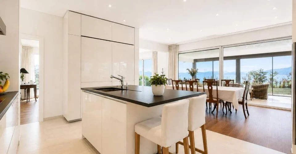 High-standard apartment of over 360 m2 with a view of the lake – photo 5 of 26
