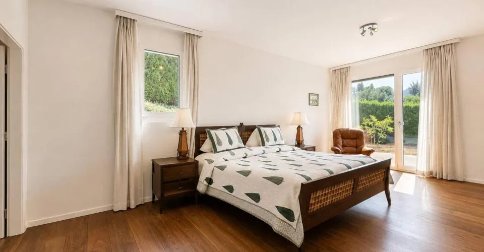 High-standard apartment of over 360 m2 with a view of the lake – photo 10 of 26