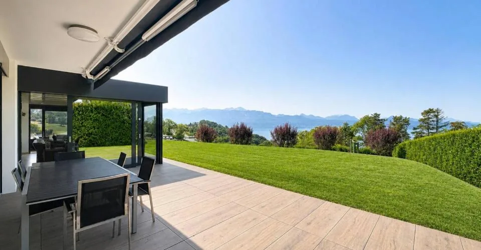 High-standard apartment of over 360 m2 with a view of the lake – photo 4 of 26