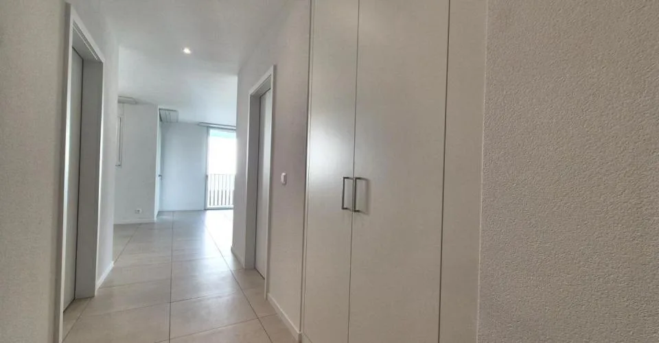 Berges 2 - Appartement 2.5 pièces au dernier étage – photo 4 sur 16
