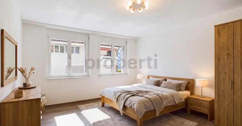 Newly renovated 4.5-room elegant apartment with private parking, Bubendorf