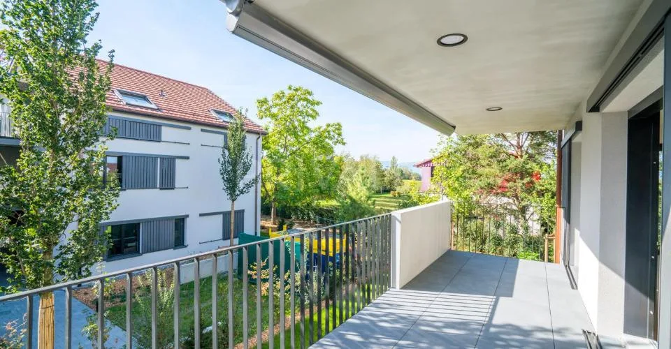 Bel appartement contemporain dans un environnement calme et verdoyant