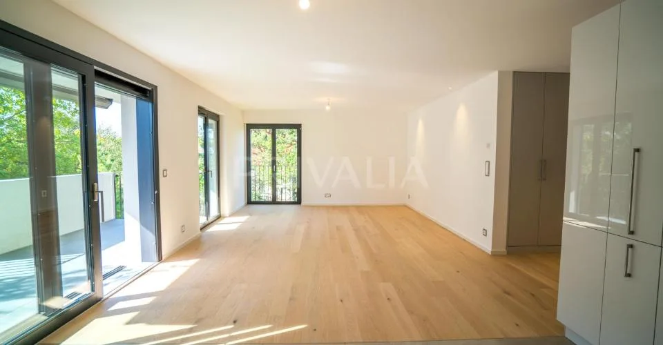 Bel appartement contemporain dans un environnement calme et verdoyant