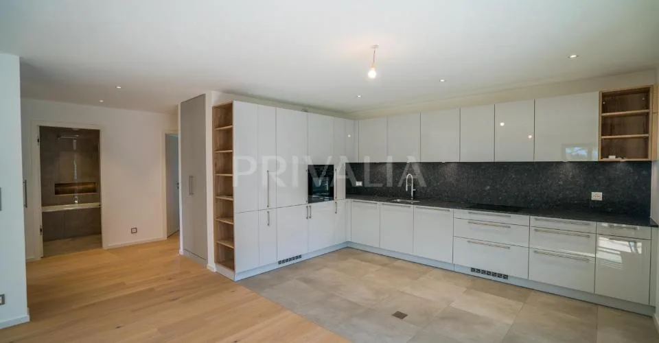 Bel appartement contemporain dans un environnement calme et verdoyant
