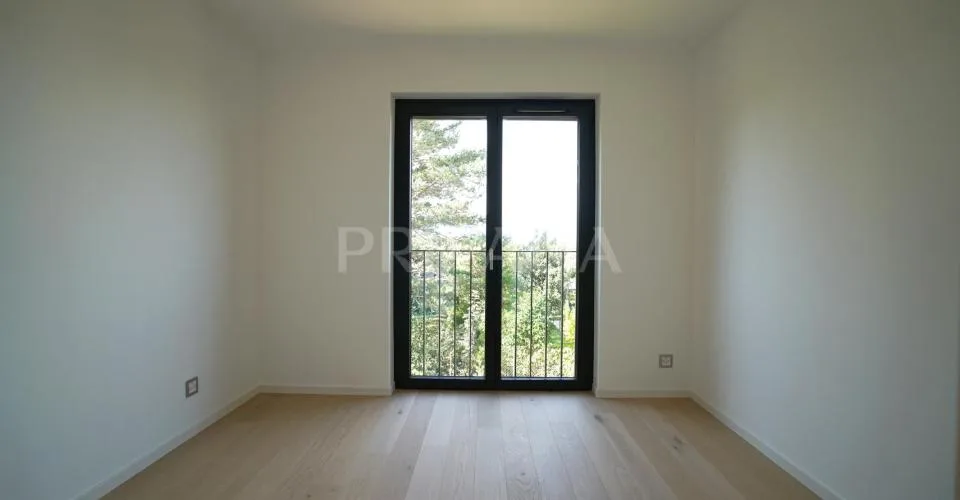 Bel appartement contemporain dans un environnement calme et verdoyant