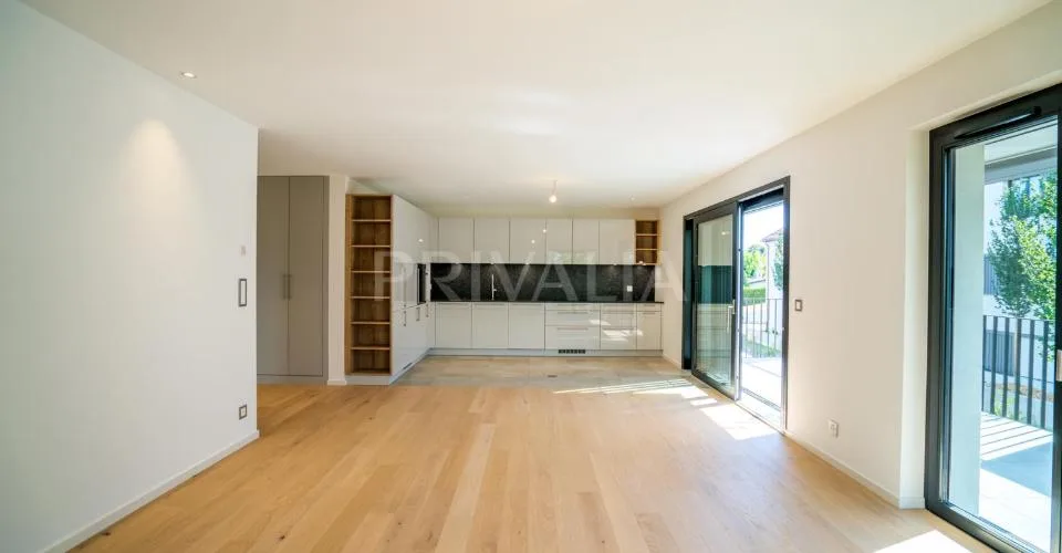 Bel appartement contemporain dans un environnement calme et verdoyant