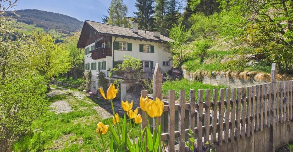 Spacieuse maison de 9 pièces avec une grande liberté d'aménagement à Alvaschein – photo 20 sur 32