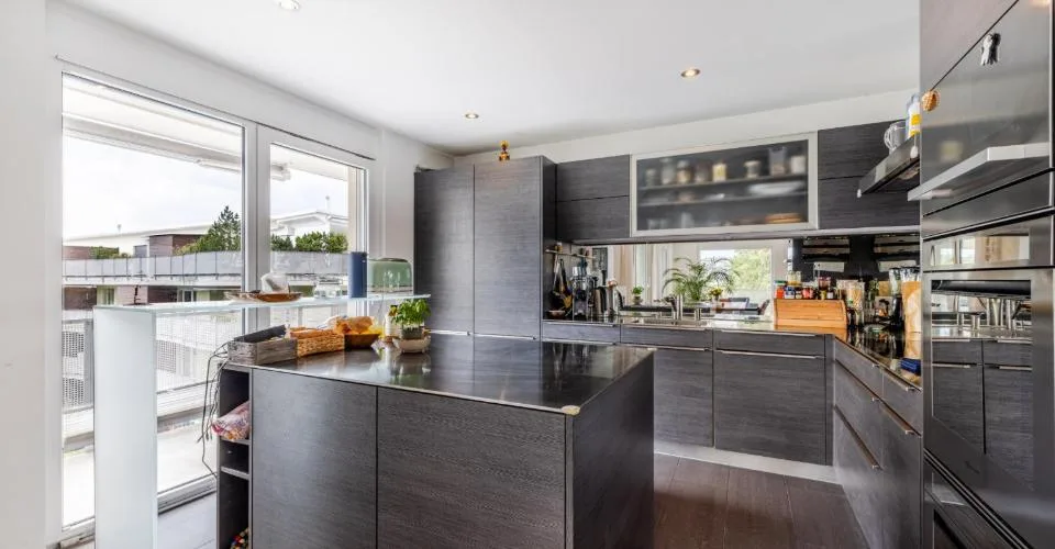 Generous living with a unique balcony concept – photo 14 of 20