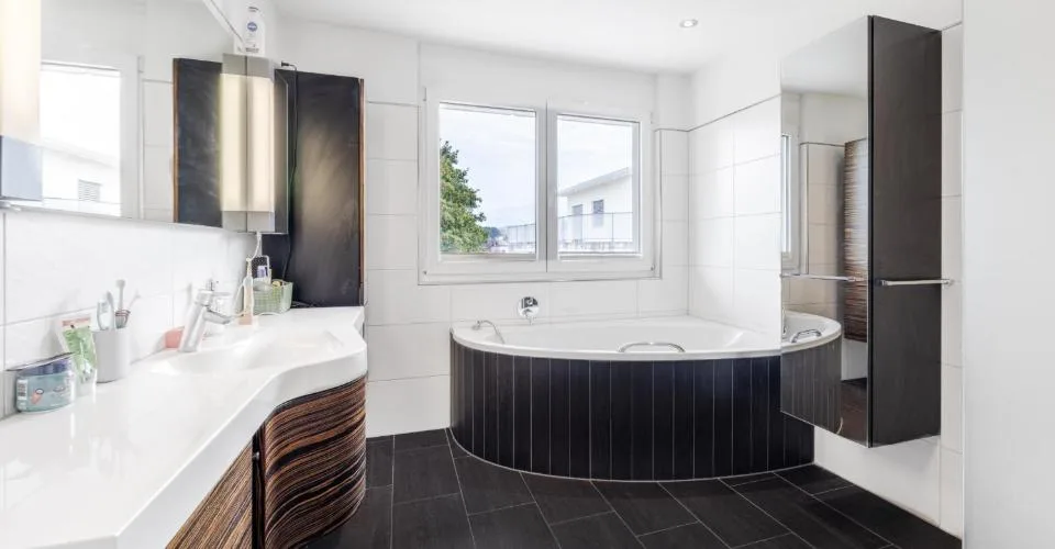 Generous living with a unique balcony concept – photo 18 of 20