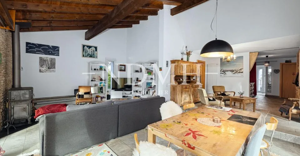 Villa spaziosa con due appartamenti – foto 13 di 24