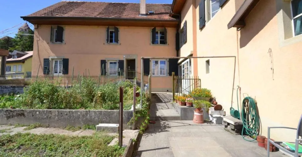 Terrain d'habitation comprenant un bâtiment en zone de forte densité – photo 8 sur 13