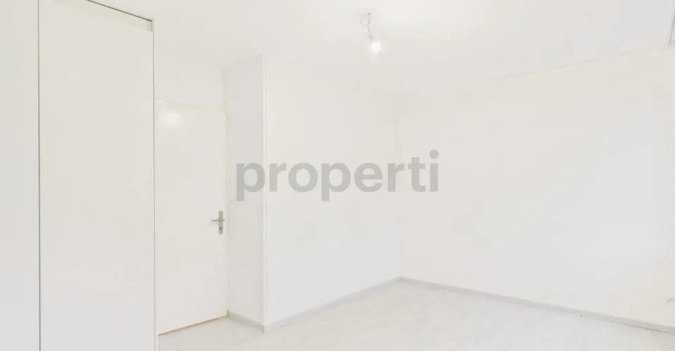 Modern 6.5 room row house with garden in La Neuveville