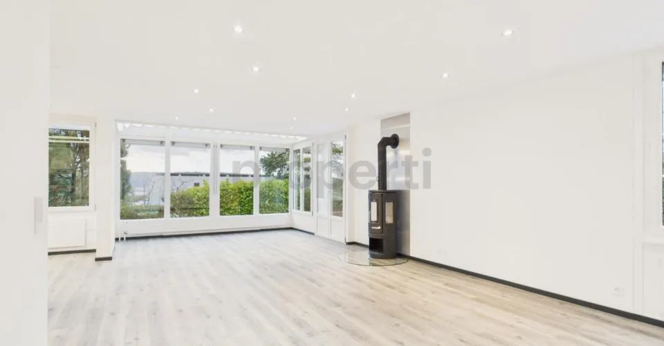 Modern 6.5 room row house with garden in La Neuveville