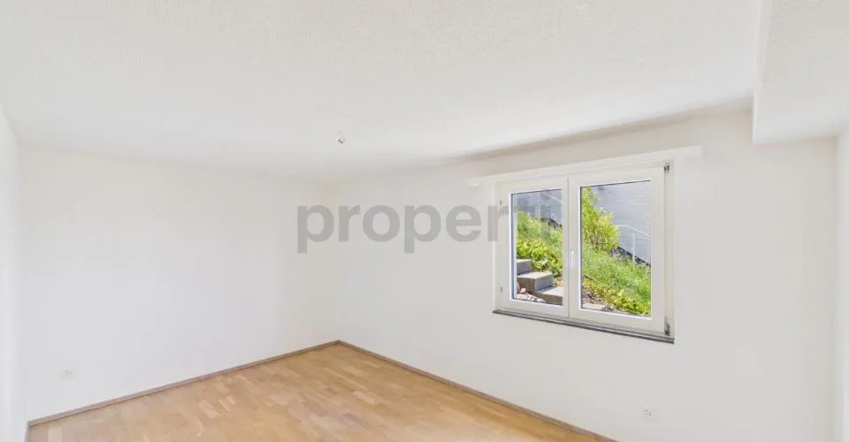 Hoch über dem Zürichsee mit unverbaubarem Seeblick