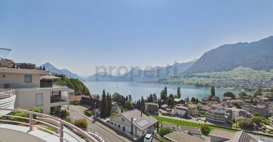 Renovated 6.5-room elegant apartment with elevator and basement, Ennetbürgen