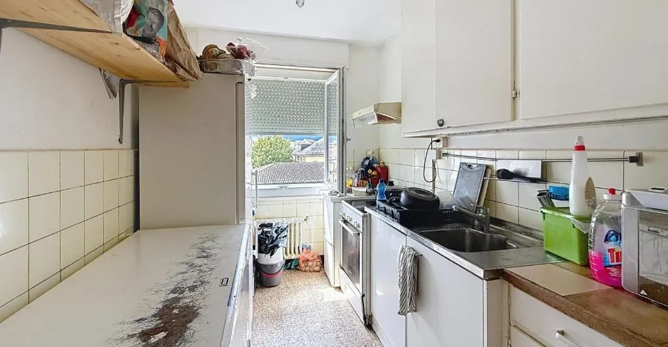 Appartement 4 pièces au 3ème étage en cours de rénovation – Foto 2 von 7