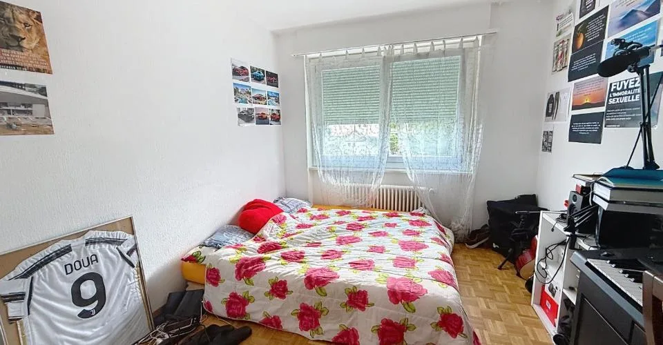 Appartement 4 pièces au 3ème étage en cours de rénovation – Foto 5 von 7