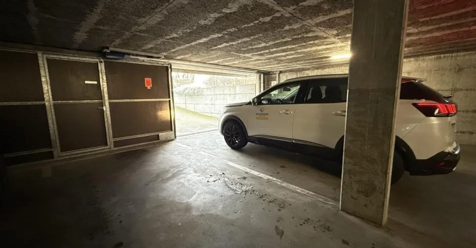 À louer dans un parking souterrain 1 place de parc à Delémont – Foto 4 von 5