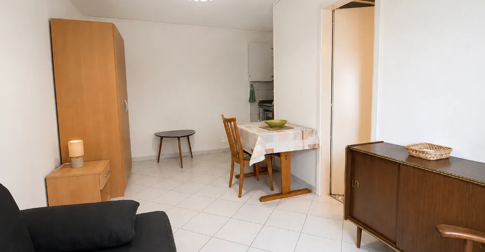 À louer un charmant studio meublé – photo 3 of 5