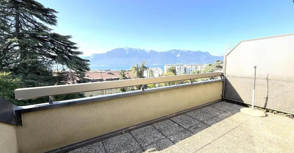 Grand appartement de 3.5 pièces avec balcon, au dernier étage – Foto 4 von 9