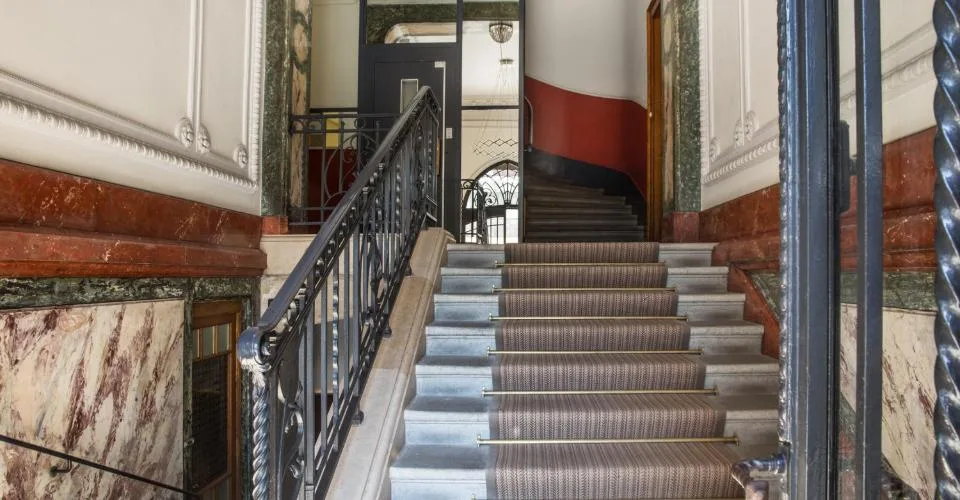 CHAMPEL - rue de l'Athénée 15 - 8 pièces au 3ème étage – Foto 3 von 11
