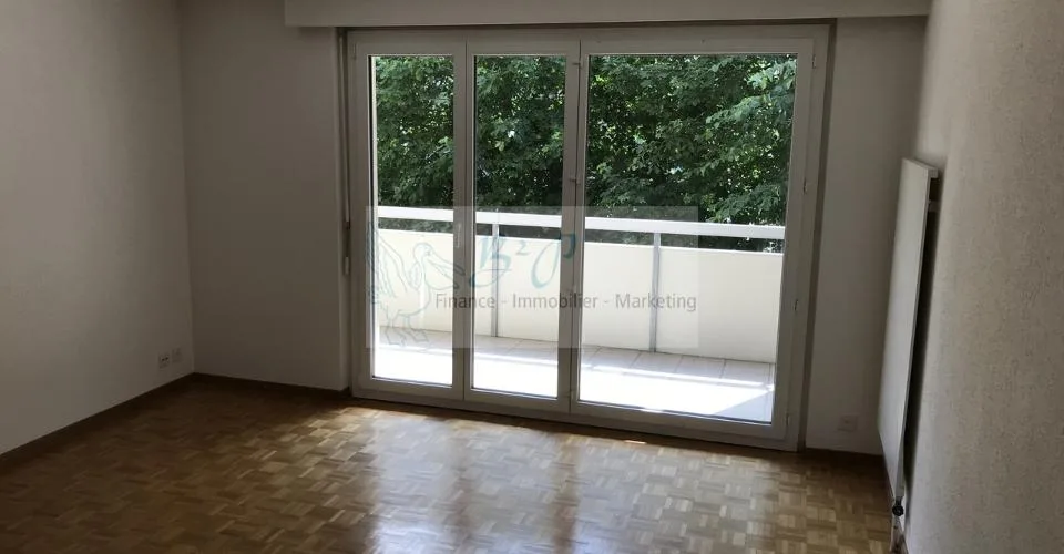 Bel appartement de 3.5 pièces dans un quartier calme et verdoyant.