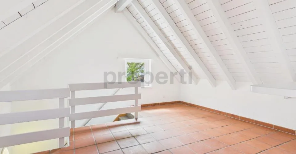 Helle 4.5-Zimmer-Dachwohnung mit Balkon und inklusive Nebenkosten i...