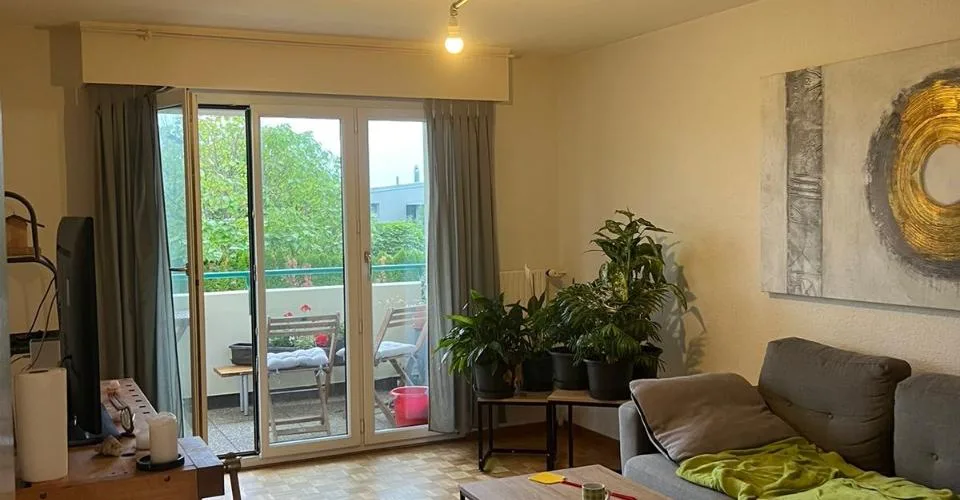 Appartement 4,5 pièces avec balcon et vue – Foto 4 von 9