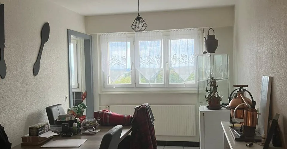 Appartement 4,5 pièces avec balcon et vue – Foto 5 von 9