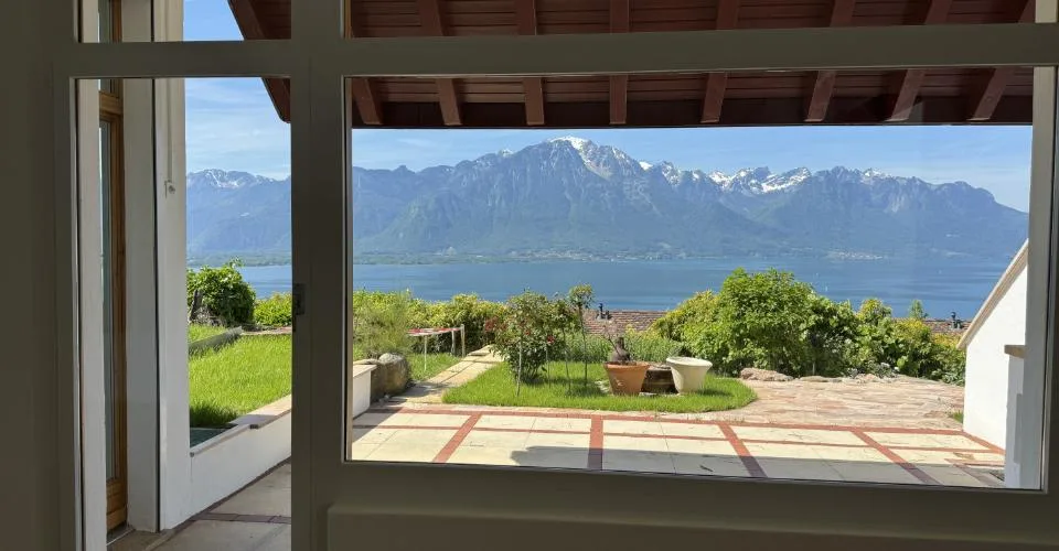Villa mitoyenne de 165 m² – Vue panoramique à 270° sur le lac Léman | Montreux – photo 13 sur 17