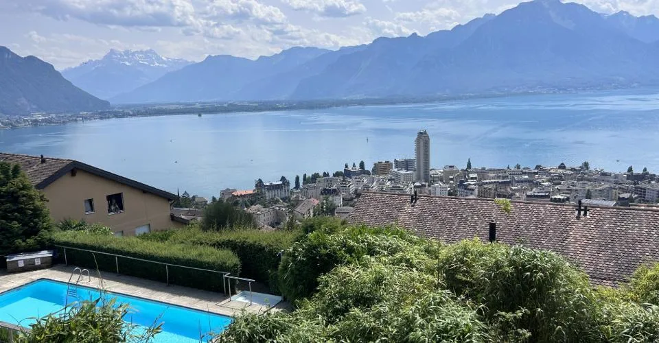Villa mitoyenne de 165 m² – Vue panoramique à 270° sur le lac Léman | Montreux – photo 16 sur 17